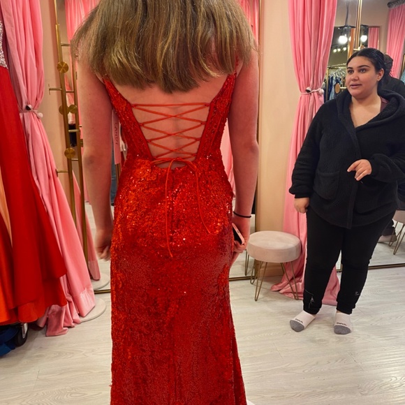 Red Prom/bridesmaid gown - Picture 7 of 7